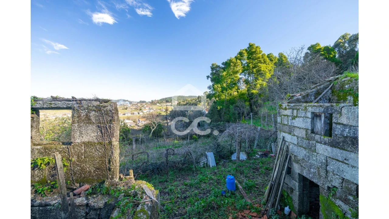 Moradia T4 para Venda em Arnoso (Santa Maria e Santa Eulália) e Sezures Foto 13