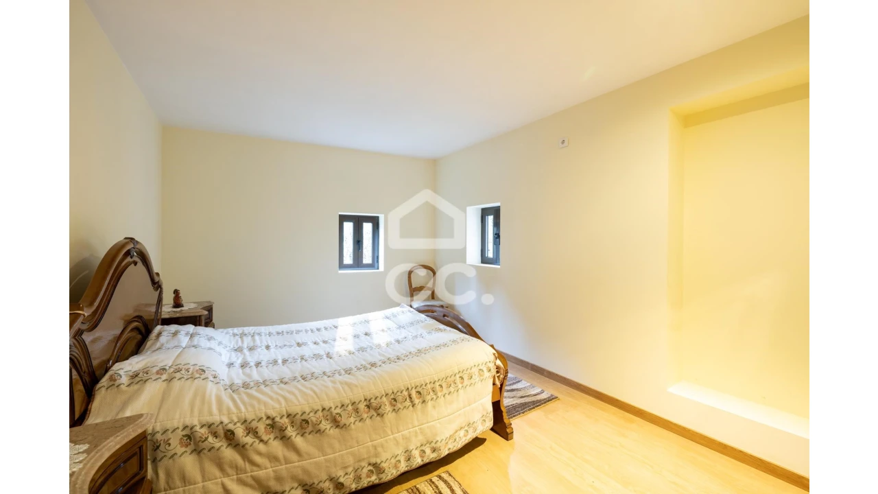 Moradia T4 para Venda em Arnoso (Santa Maria e Santa Eulália) e Sezures Foto 1