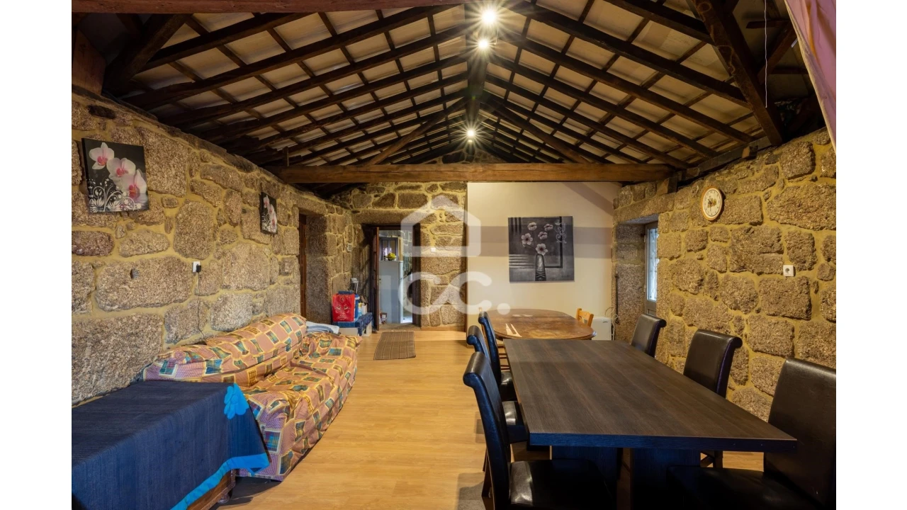 Moradia T4 para Venda em Arnoso (Santa Maria e Santa Eulália) e Sezures Foto 8