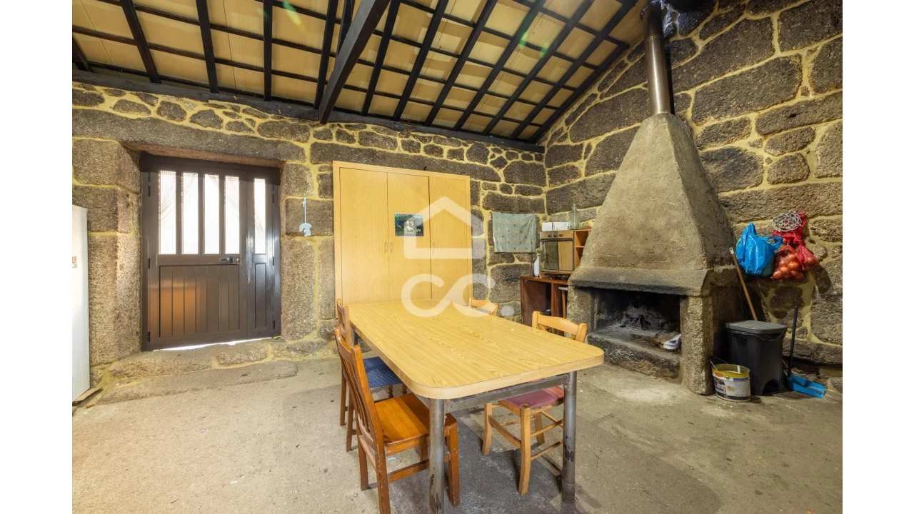 Moradia T4 para Venda em Arnoso (Santa Maria e Santa Eulália) e Sezures Foto 18