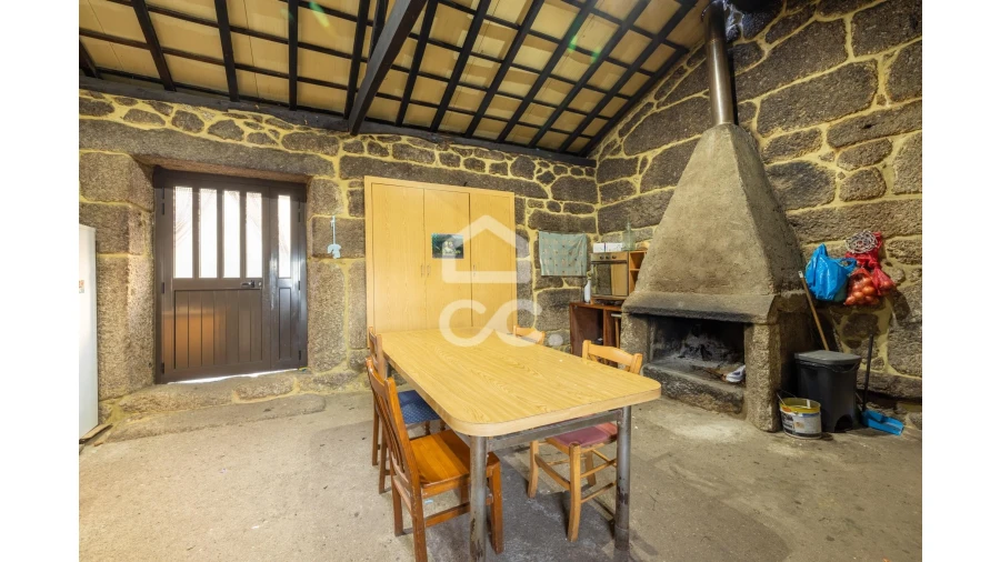 Moradia T4 para Venda em Arnoso (Santa Maria e Santa Eulália) e Sezures Foto 18