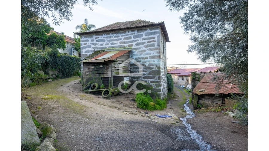 Moradia T4 para Venda em Arnoso (Santa Maria e Santa Eulália) e Sezures Foto 27