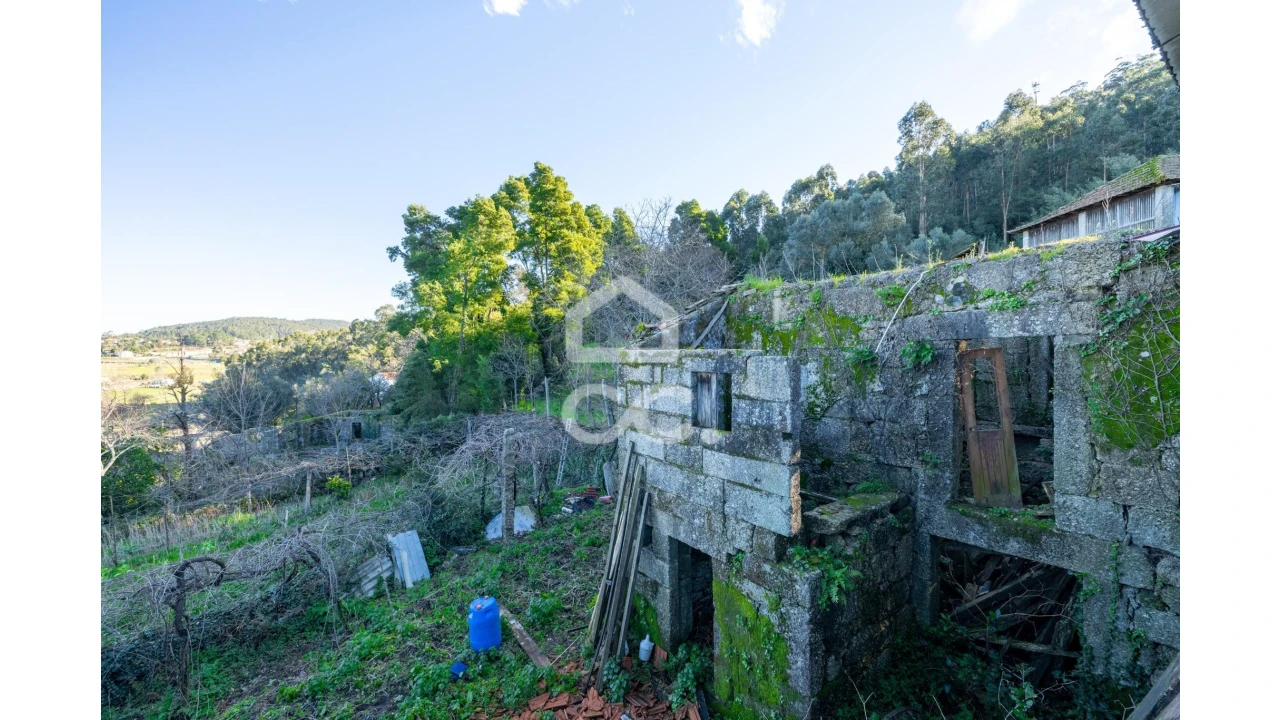 Moradia T4 para Venda em Arnoso (Santa Maria e Santa Eulália) e Sezures Foto 12