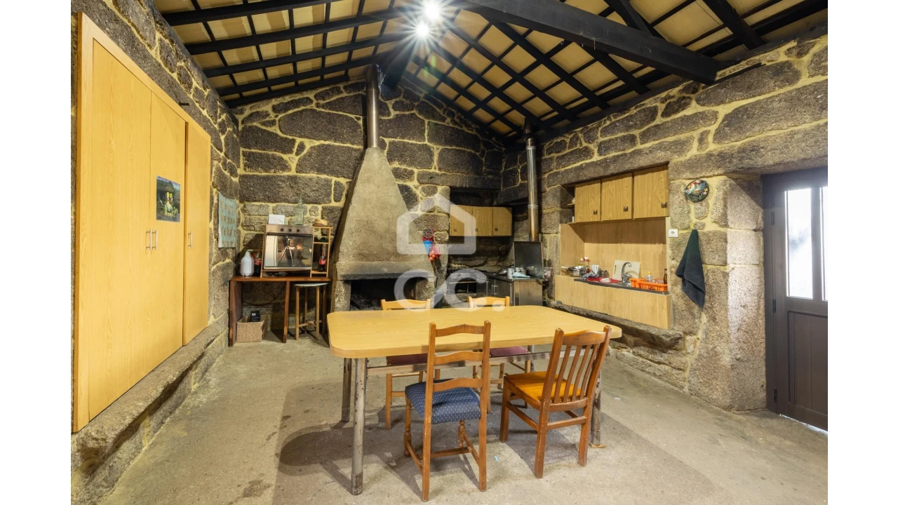 Moradia T4 para Venda em Arnoso (Santa Maria e Santa Eulália) e Sezures Foto 17