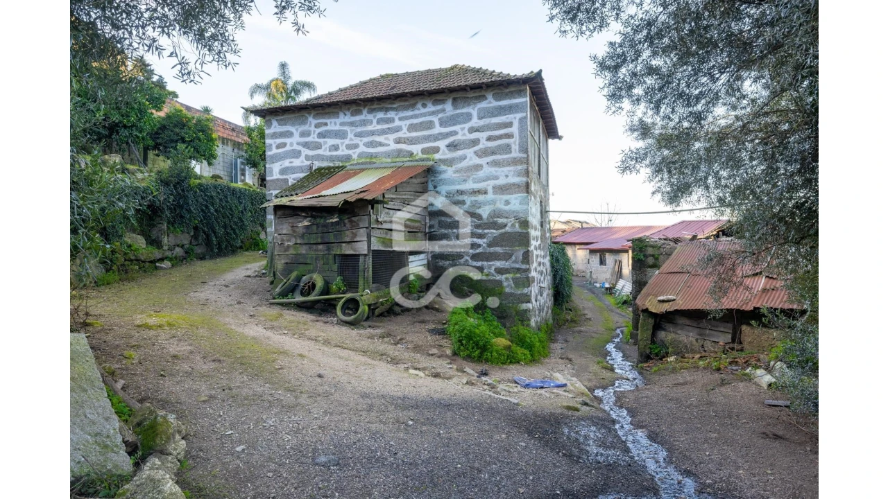 Moradia T4 para Venda em Arnoso (Santa Maria e Santa Eulália) e Sezures Foto 27