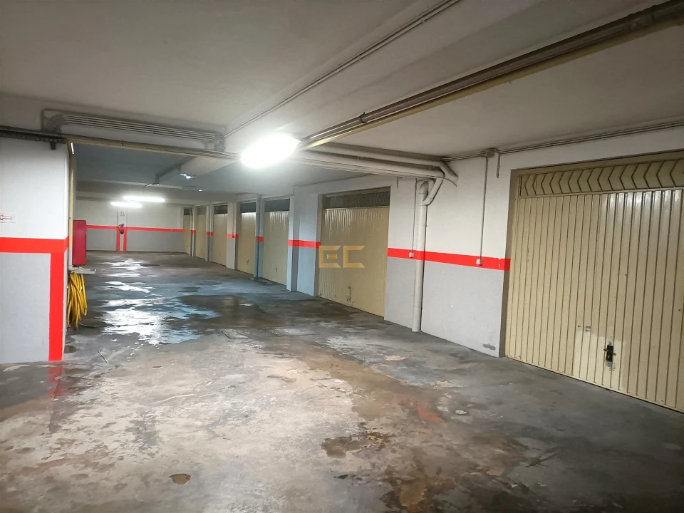 Garagem para Venda em Buarcos Foto 3