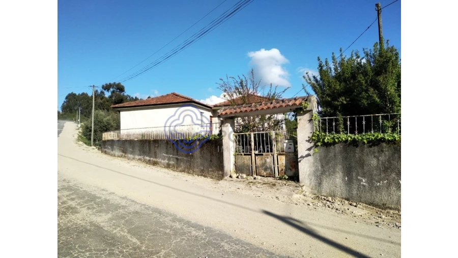 Moradia T3 para Venda em Banho e Carvalhosa Foto 9