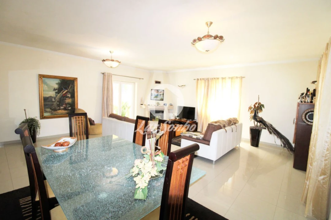 Moradia T4 para Venda em Balazar Foto 2