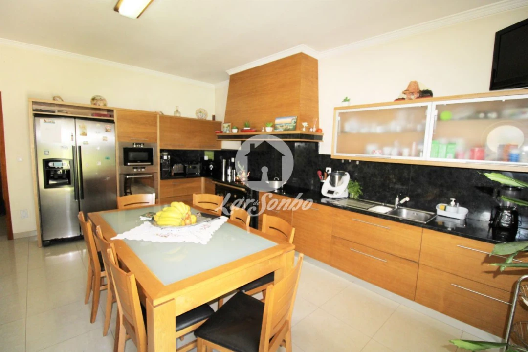 Moradia T4 para Venda em Balazar Foto 3