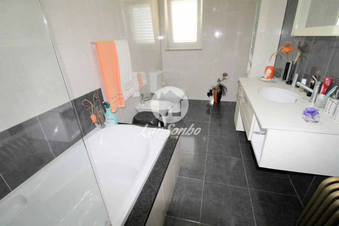 Moradia T4 para Venda em Balazar Foto 11