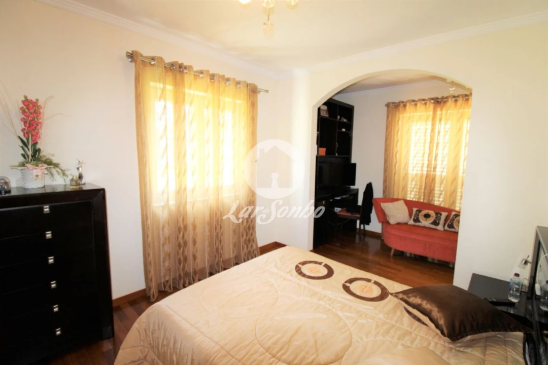 Moradia T4 para Venda em Balazar Foto 14