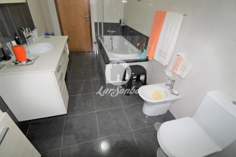 Moradia T4 para Venda em Balazar Foto 12