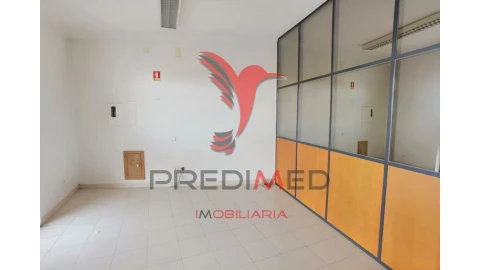 Loja para Venda em Pernes