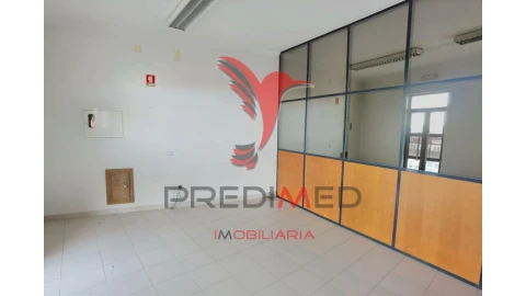 Loja para Venda em Pernes