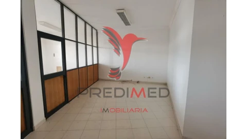 Loja para Venda em Pernes