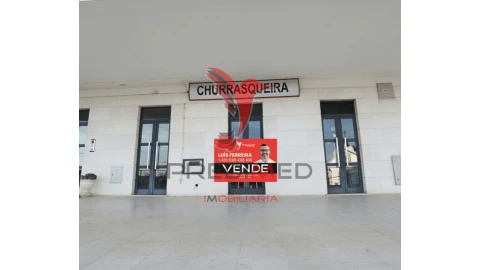 Loja para Venda em Pernes