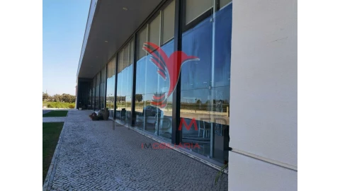 Armazém para Venda em Pernes