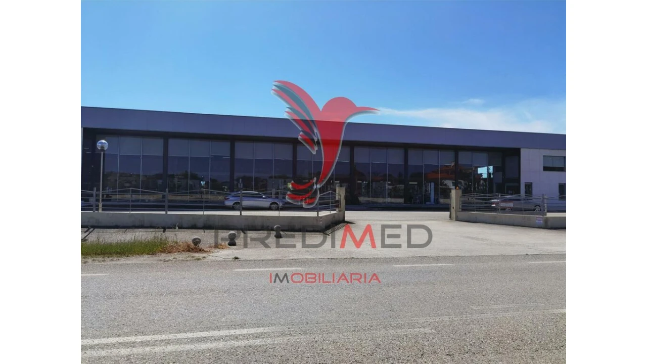 Armazém para Venda em Pernes Foto 1