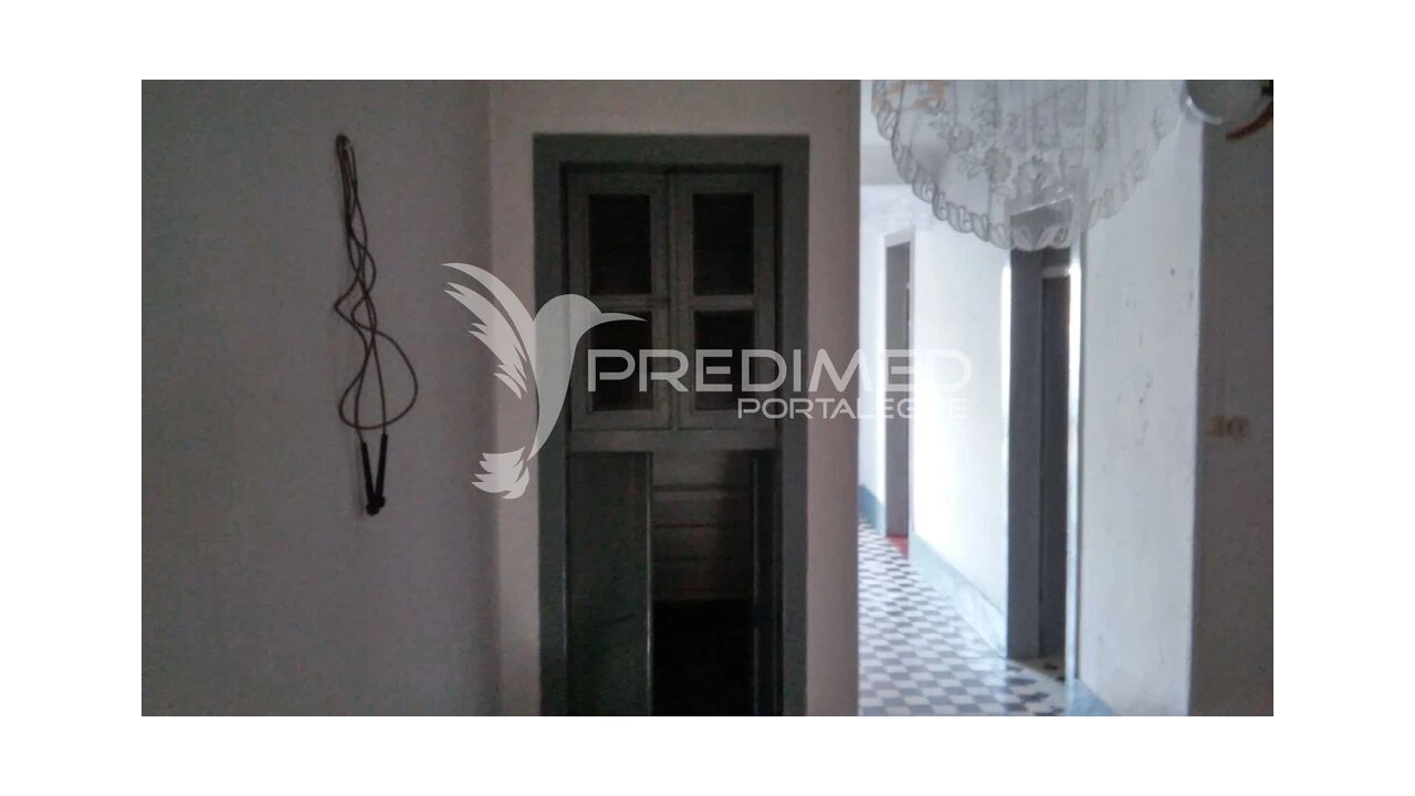 Moradia T2 para Venda em Comenda Foto 5