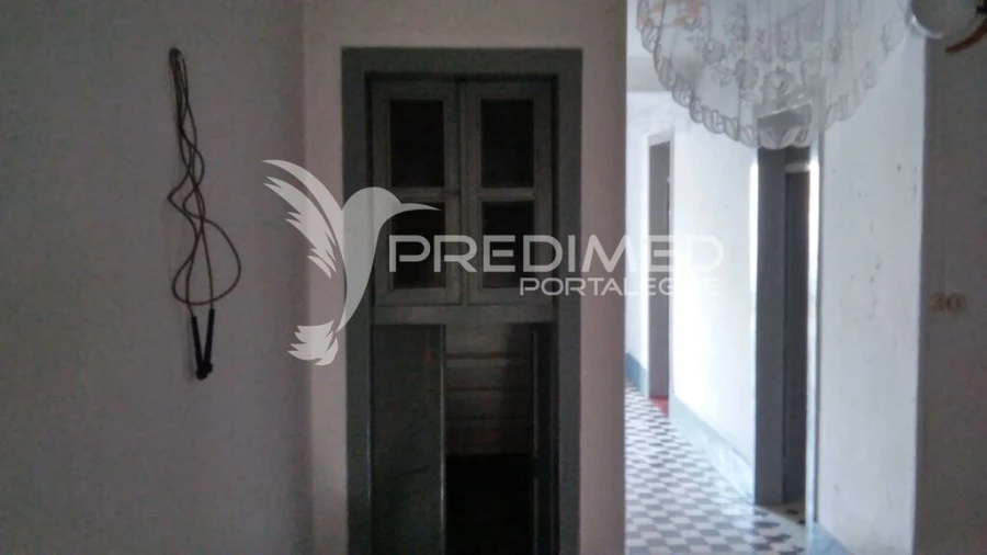 Moradia T2 para Venda em Comenda Foto 5