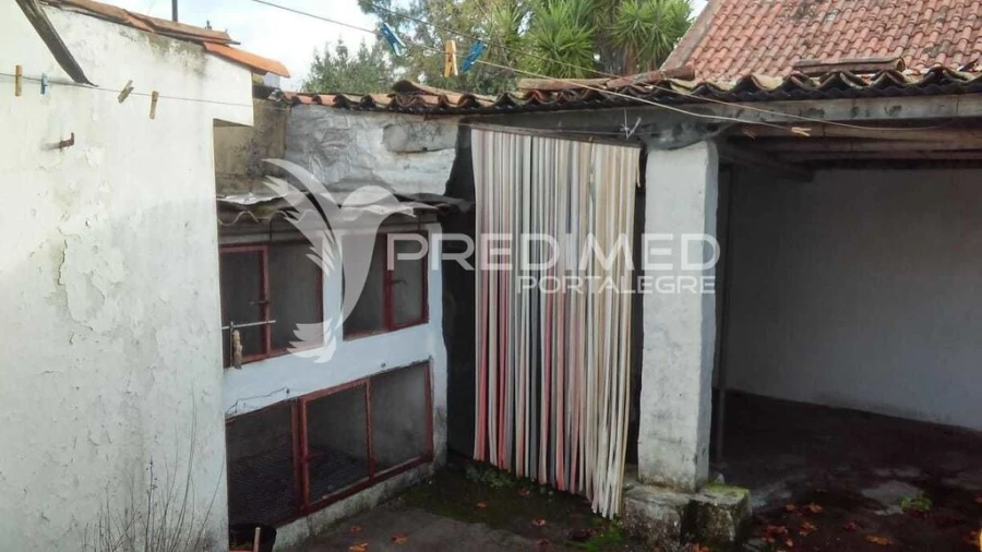 Moradia T2 para Venda em Comenda Foto 9