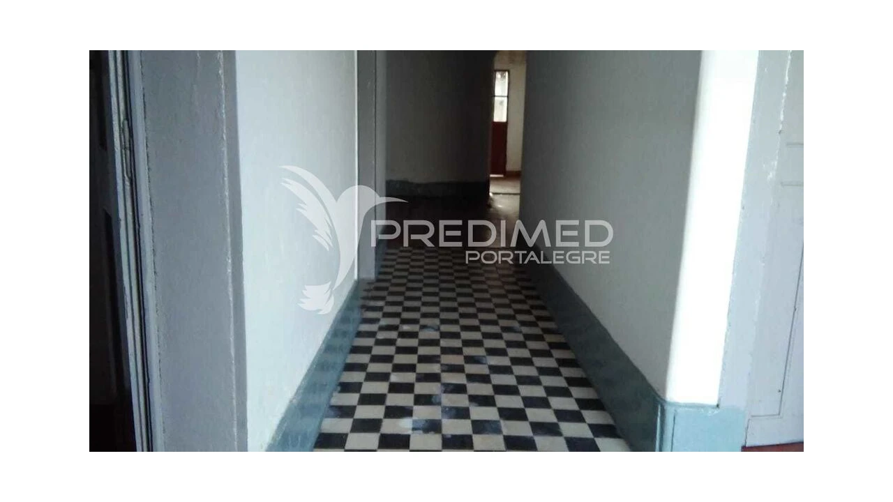 Moradia T2 para Venda em Comenda Foto 6