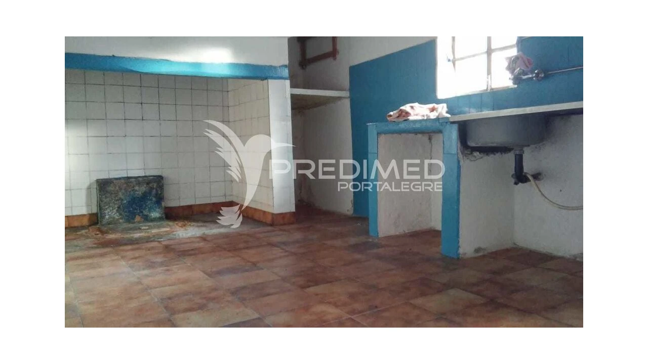 Moradia T2 para Venda em Comenda Foto 8