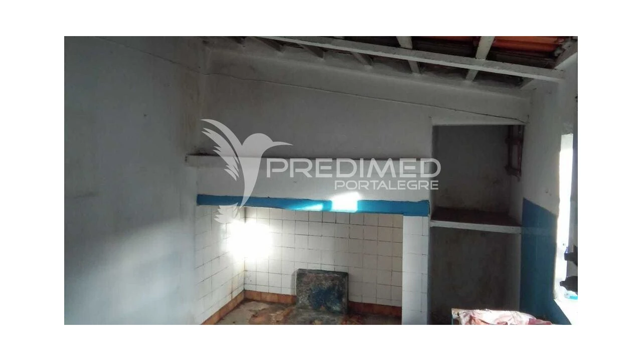 Moradia T2 para Venda em Comenda Foto 7