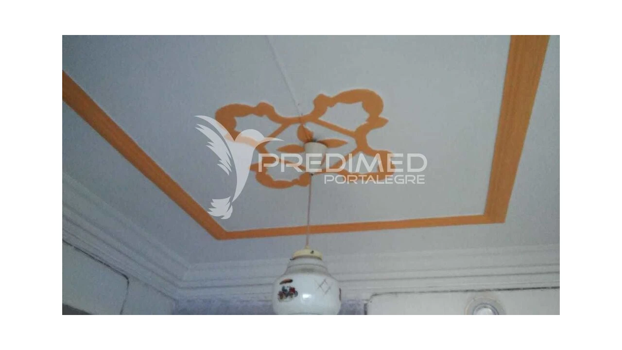 Moradia T2 para Venda em Comenda Foto 4