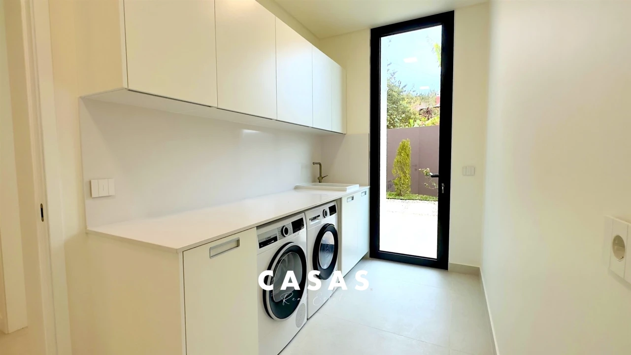 Moradia T3 para Venda em Calheta Foto 19