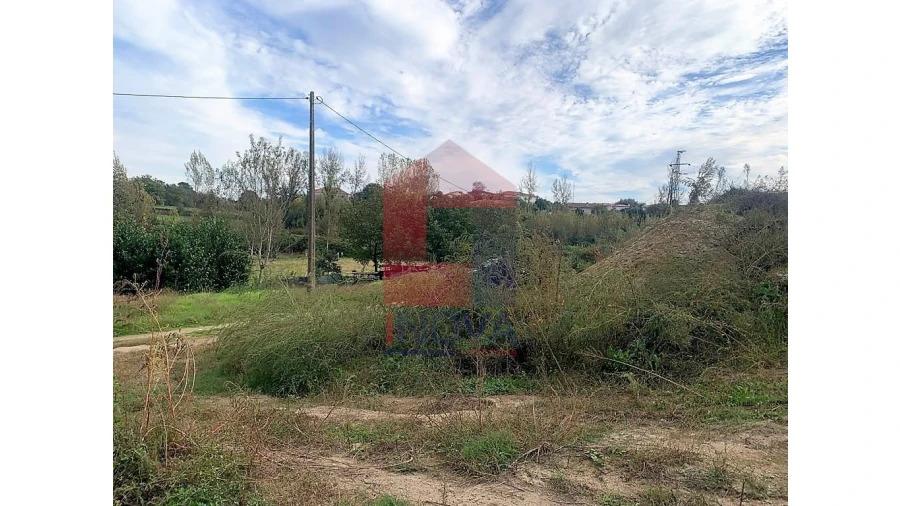 Terreno para Venda em Loureira Foto 2