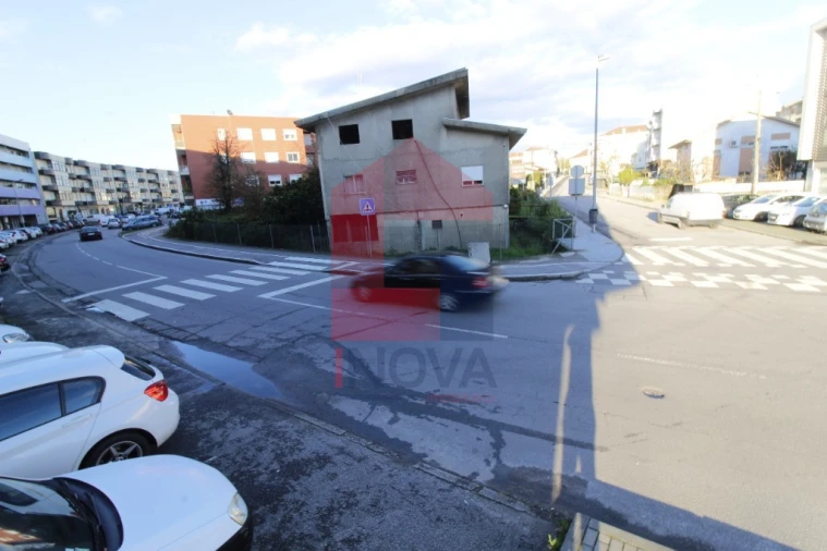 Moradia T6 para Venda em Vila Verde e Barbudo Foto 6