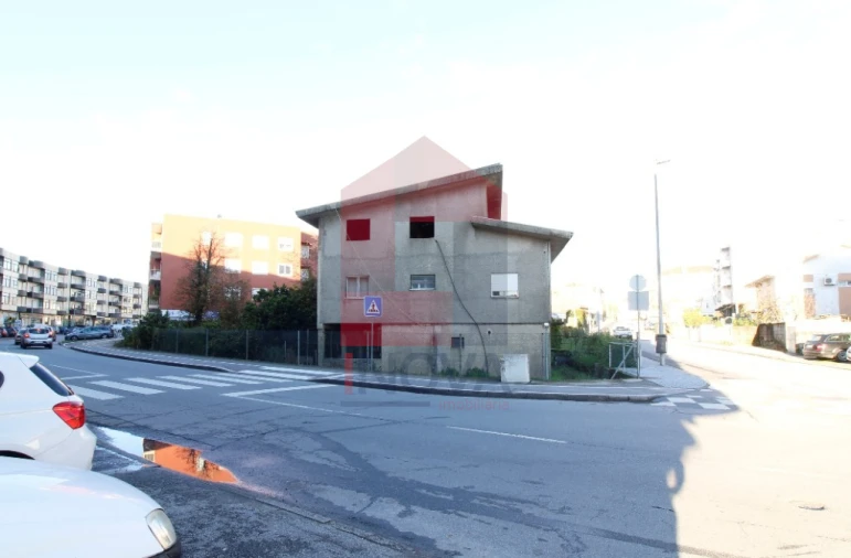 Moradia T6 para Venda em Vila Verde e Barbudo Foto 4