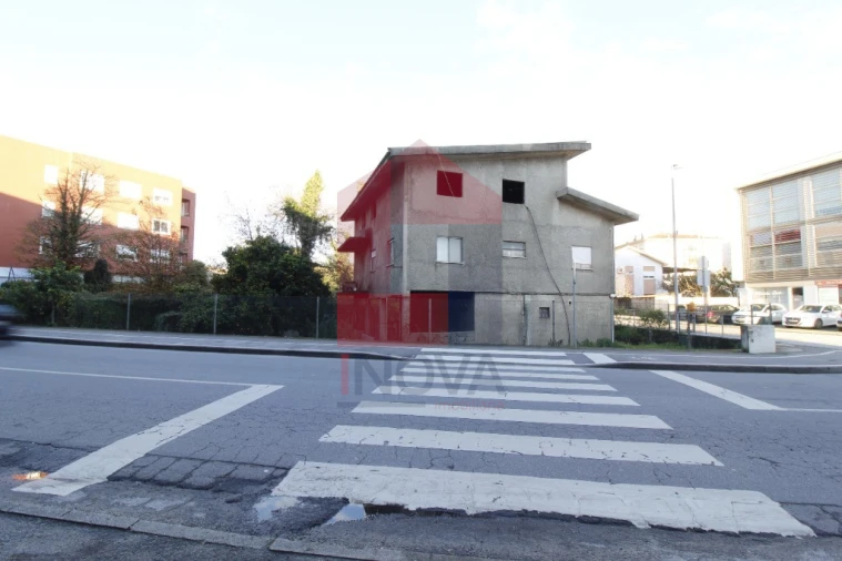 Moradia T6 para Venda em Vila Verde e Barbudo Foto 5