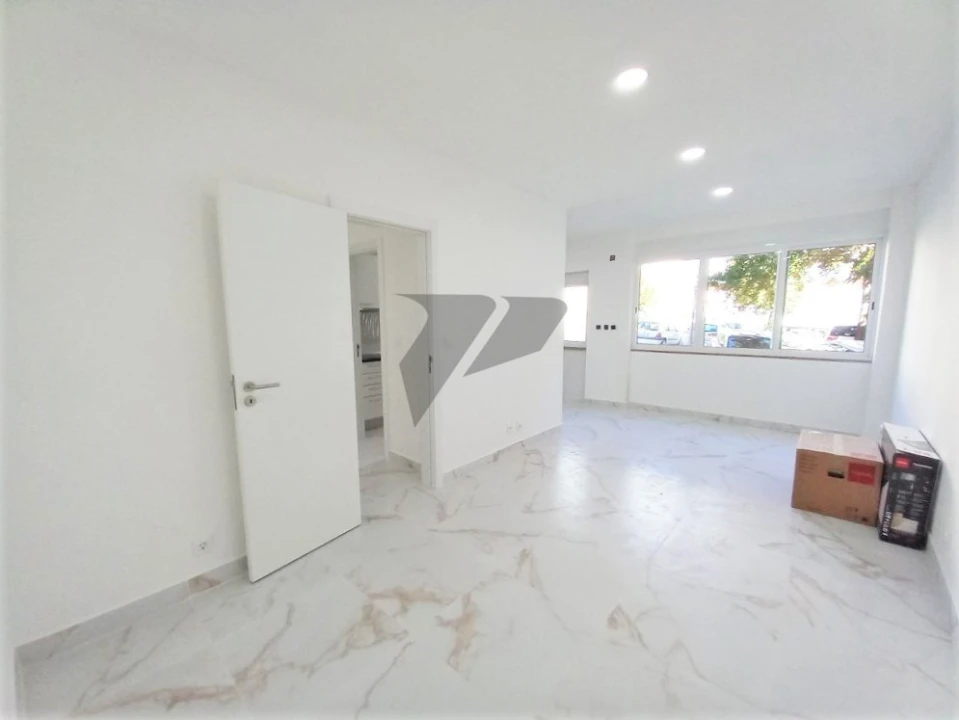 Apartamento T2 para Venda em Amora Foto 8