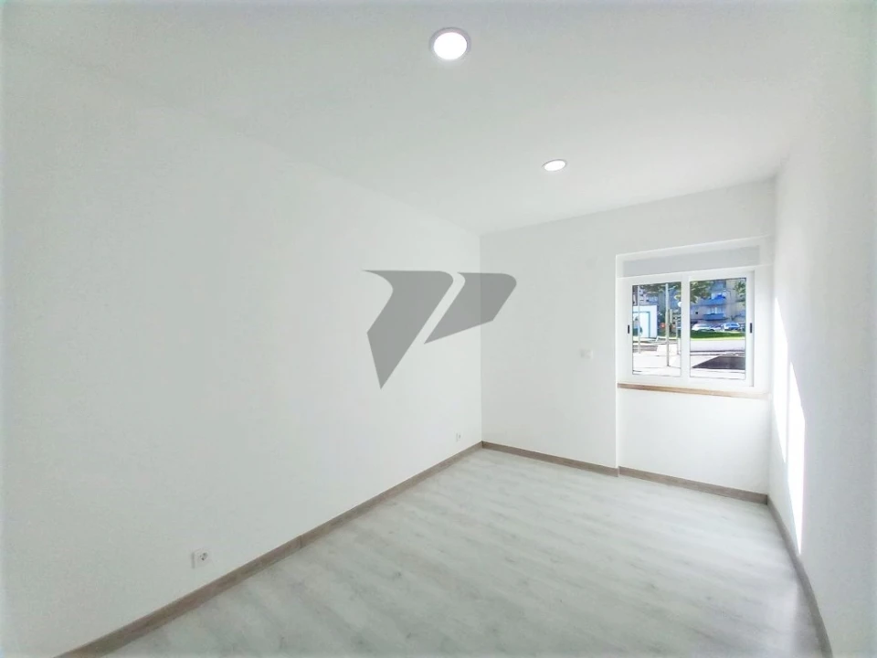 Apartamento T2 para Venda em Amora Foto 18