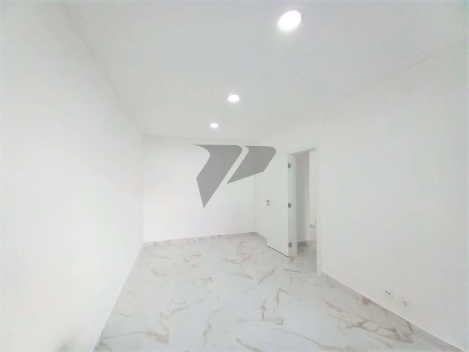 Apartamento T2 para Venda em Amora Foto 12