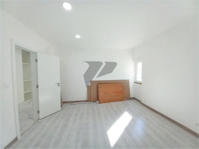Apartamento T2 para Venda em Amora Foto 17