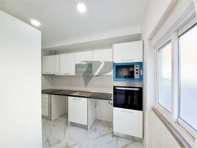 Apartamento T2 para Venda em Amora Foto 2