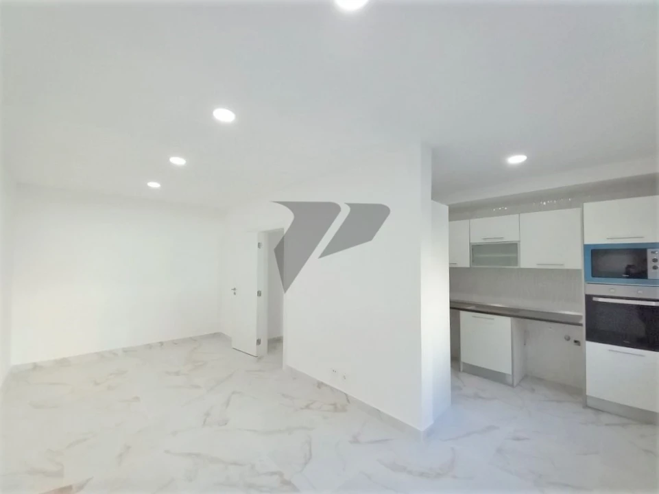 Apartamento T2 para Venda em Amora Foto 3