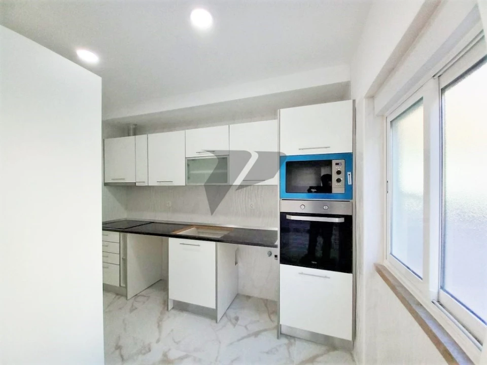 Apartamento T2 para Venda em Amora Foto 2