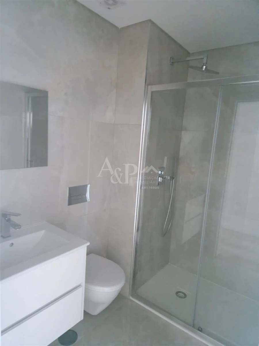 Apartamento T6 para Venda em Viseu Foto 13