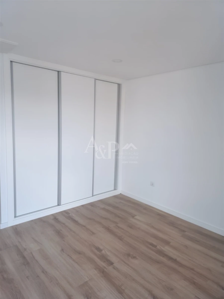 Apartamento T6 para Venda em Viseu Foto 8