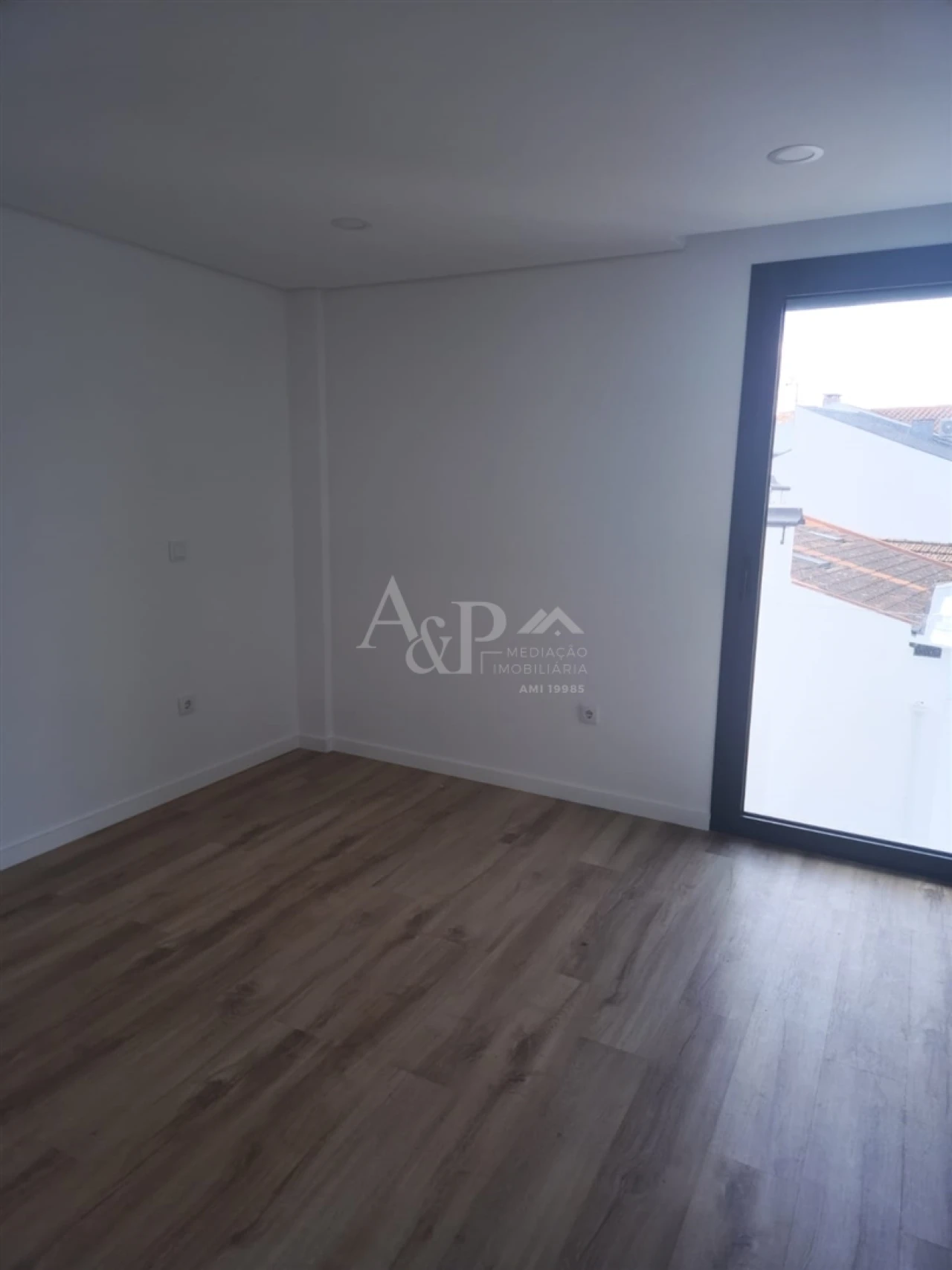 Apartamento T6 para Venda em Viseu Foto 9