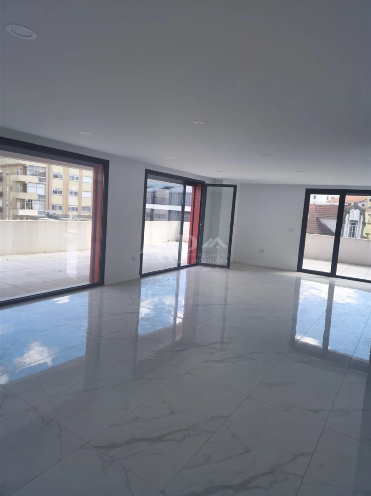 Apartamento T6 para Venda em Viseu Foto 3