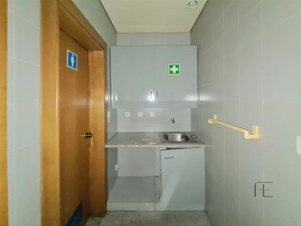 Loja para Venda em Cortegaça Foto 14