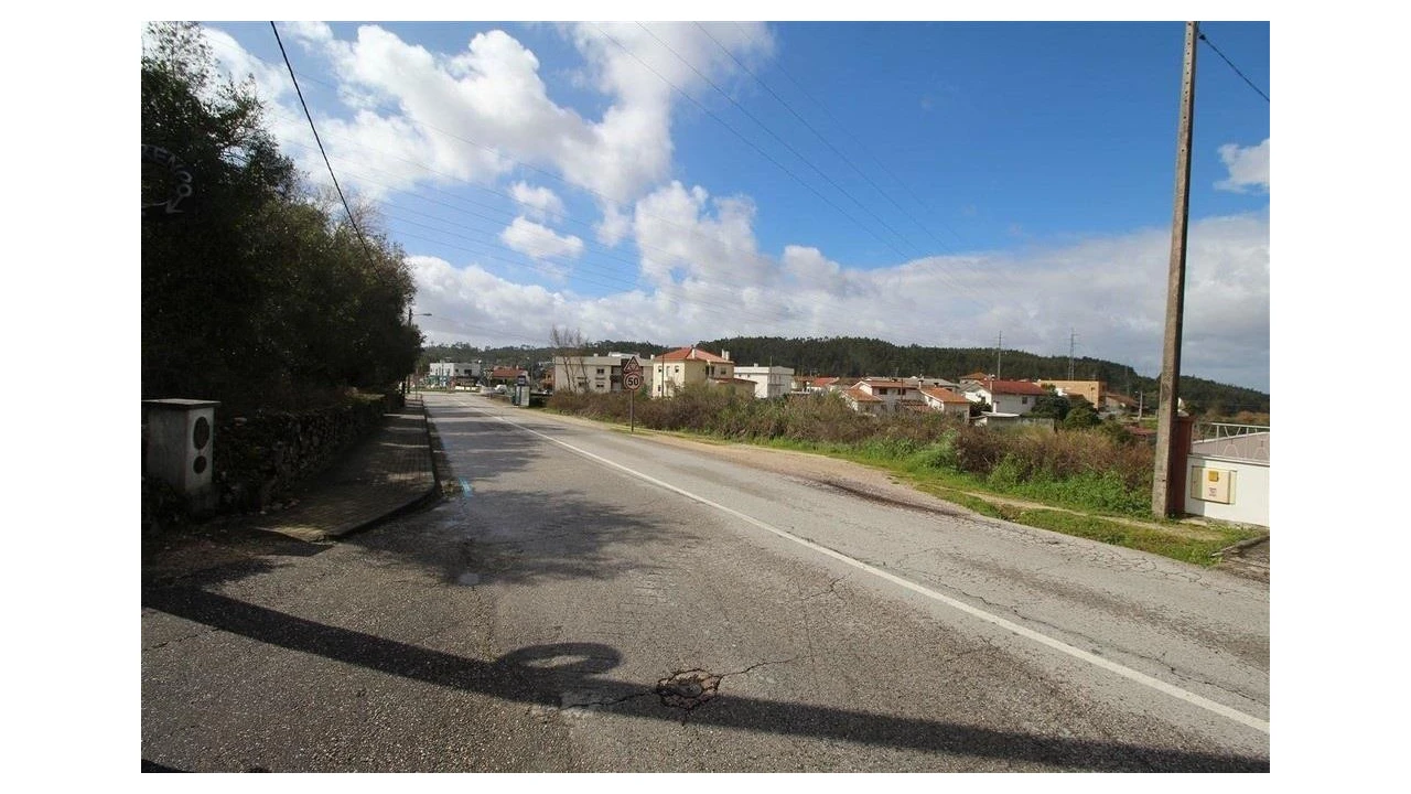 Terreno para Venda em Assafarge e Antanhol Foto 1