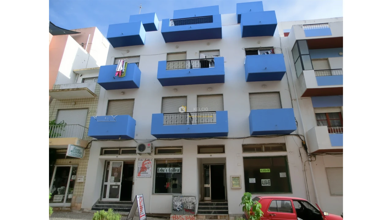 Prédio para Venda em Quarteira Foto 1