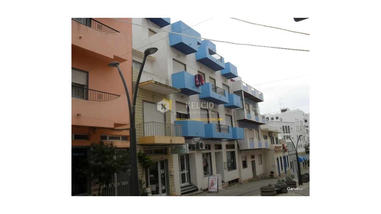 Prédio para Venda em Quarteira Foto 2