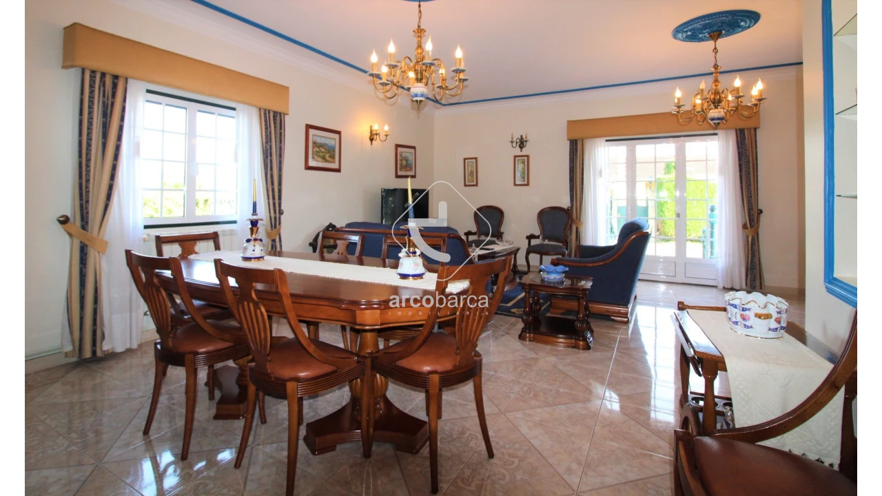 Moradia T5 para Venda em Rebordões (Santa Maria) Foto 6